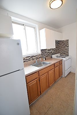 5th image of 1932 Rockaway Pkwy #1