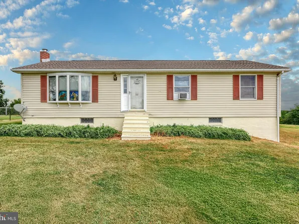 425 Winding Brook Rd, Biglerville, PA 17307