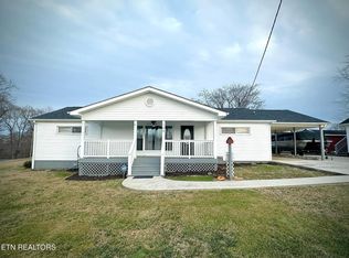 105 Scarbrough Cir, Harriman, TN 37748