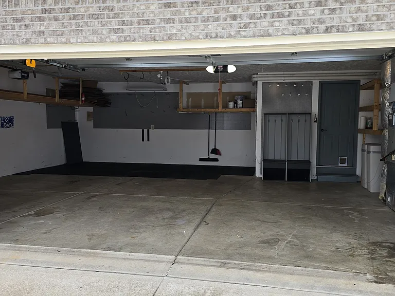 7975 Meadow Bend Cir — Photo 14