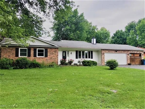 104 Cherry Dr, Mount Vernon, IL 62864