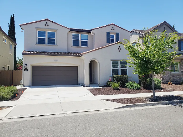 4123 Hydo Lake Way — Photo 1