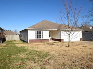 2302 SW Choctaw St, Bentonville, AR 72712