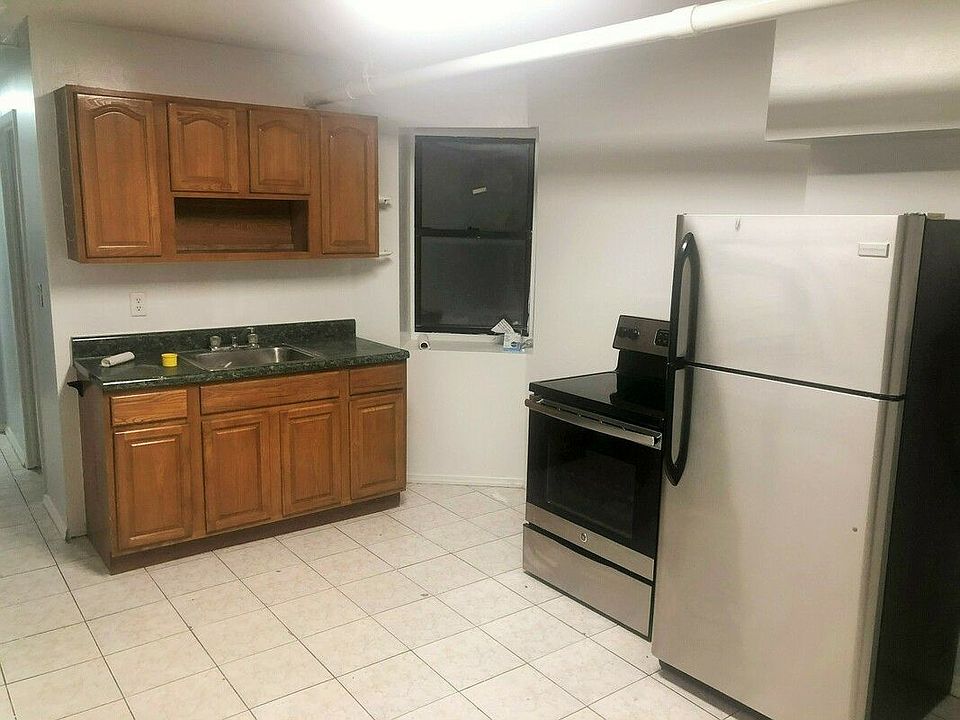 1st image of 88 Clinton Ave Bsmt 1