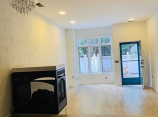 18 Independence Way #18, Edgewater, NJ 07020