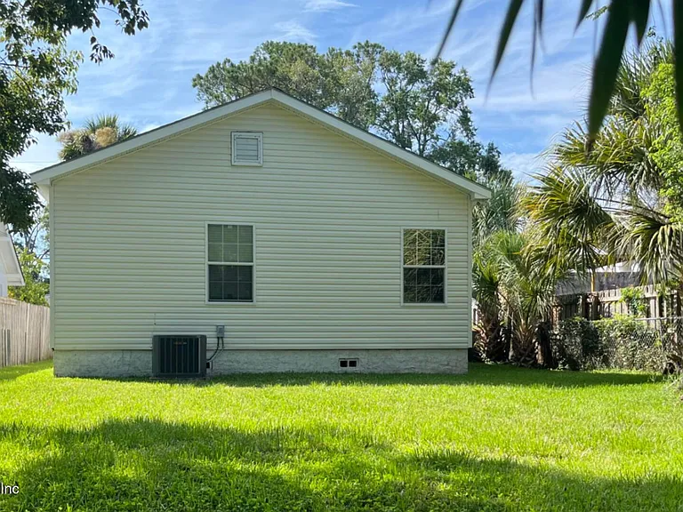 3237 Mayflower St S — Photo 22