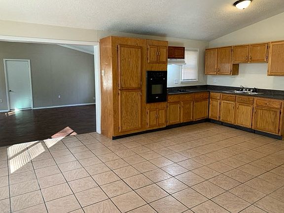 3rd image of 3030 Croley Dr