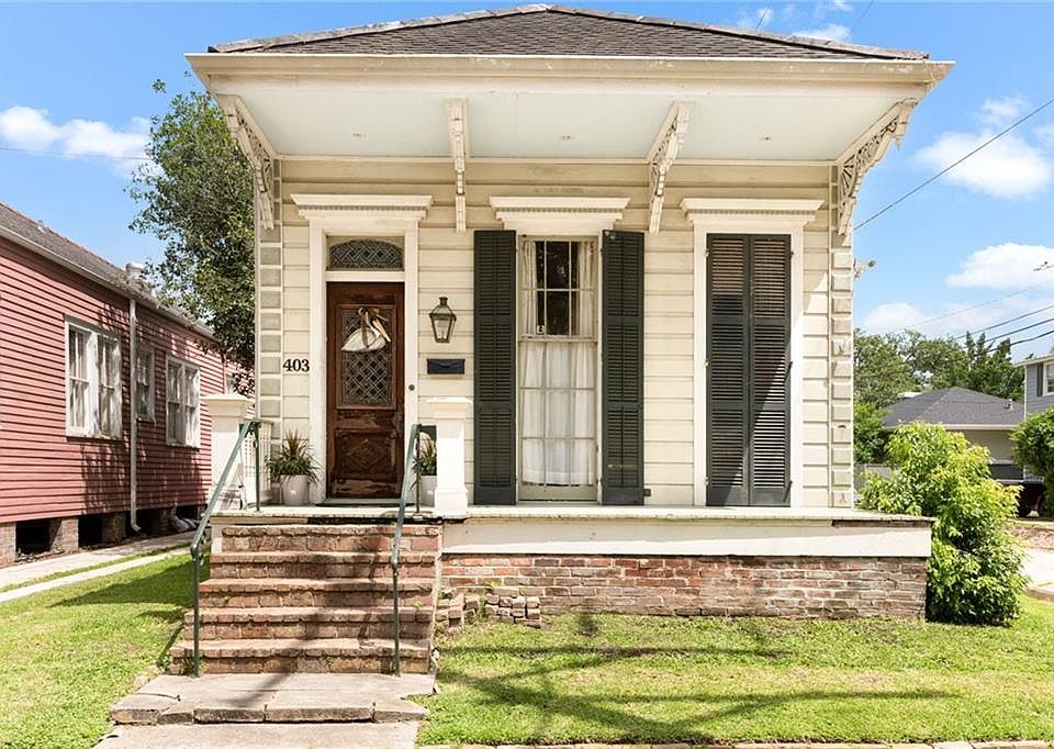 1st image of 403 Hillary St
