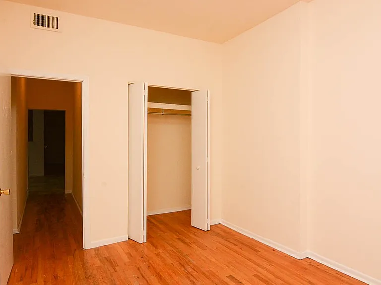 2319 N Kedzie Blvd #R2 — Photo 10