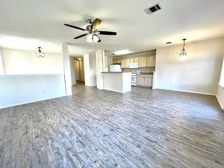 1505 Merrell Cv — Photo 7