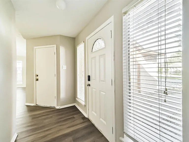 2406 Pilgrims Bend Dr — Photo 10