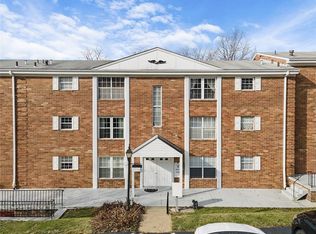 3 Hiland Valley Dr APT 301, Pittsburgh, PA 15229