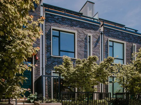 7476 Granville St, Vancouver, BC V6P 4Z2