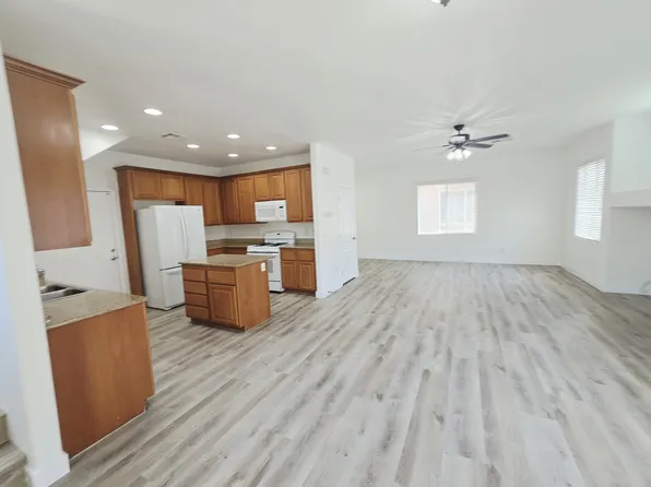 8237 Brilliant Pompon Pl, Las Vegas, NV 89166