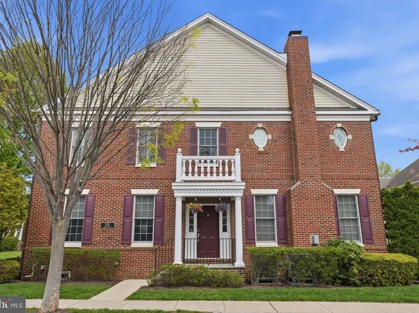 201 Jenks Aly #68, Newtown, PA 18940