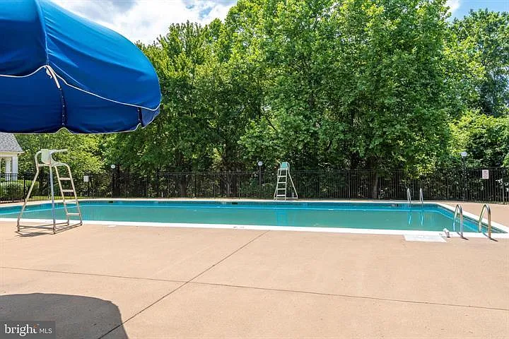 6805 Hollow Glen Ct — Photo 51