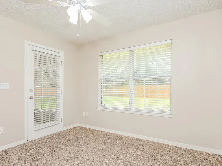 3209 Silverado Cir — Photo 5