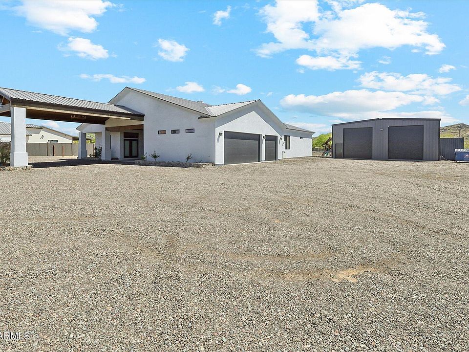 1st image of 3139 W DESERT HILLS Drive