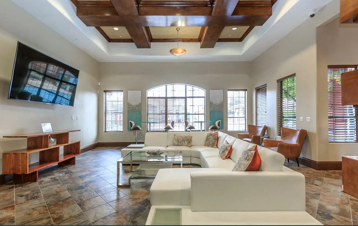 Montecito Pointe Apartments — Photo 2