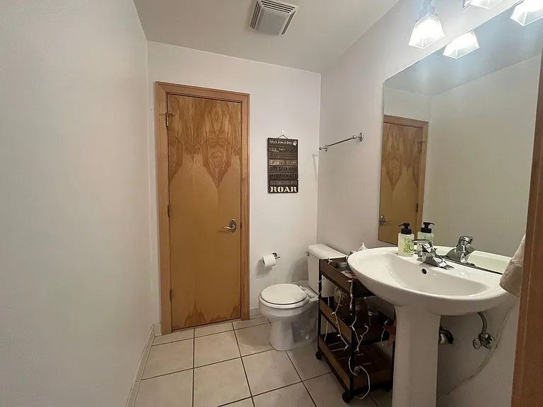 624 E Ogden Ave — Photo 12