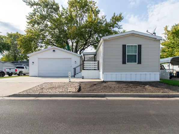 1247 12th St, Bloomington, IL 61704