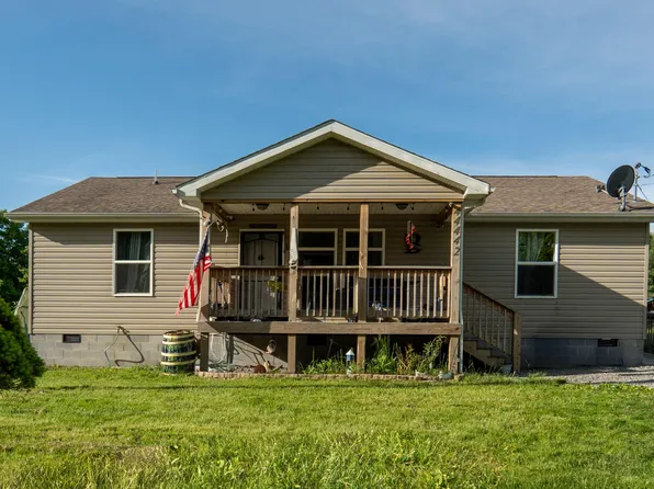 44442 Midland Trl, Rainelle, WV 25962