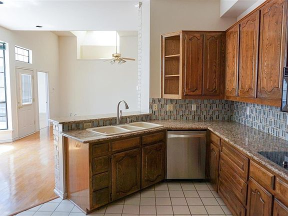 5th image of 2612 Rockport Cir