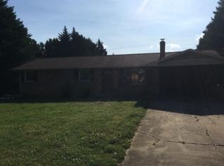 2040 25th Street Dr NE, Hickory, NC 28601