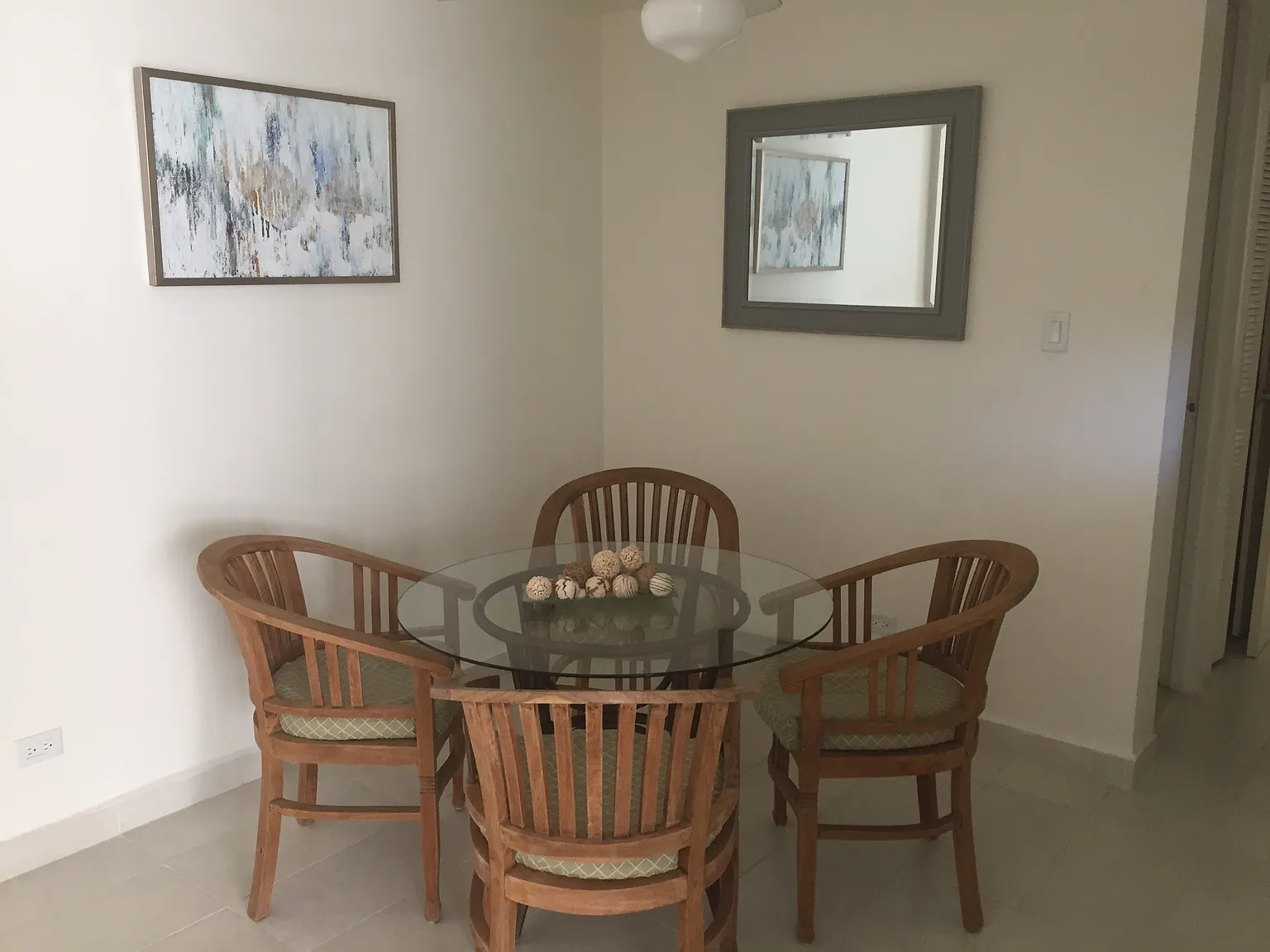 2 bed, 1200 sqft, $2,000 — Photo 2