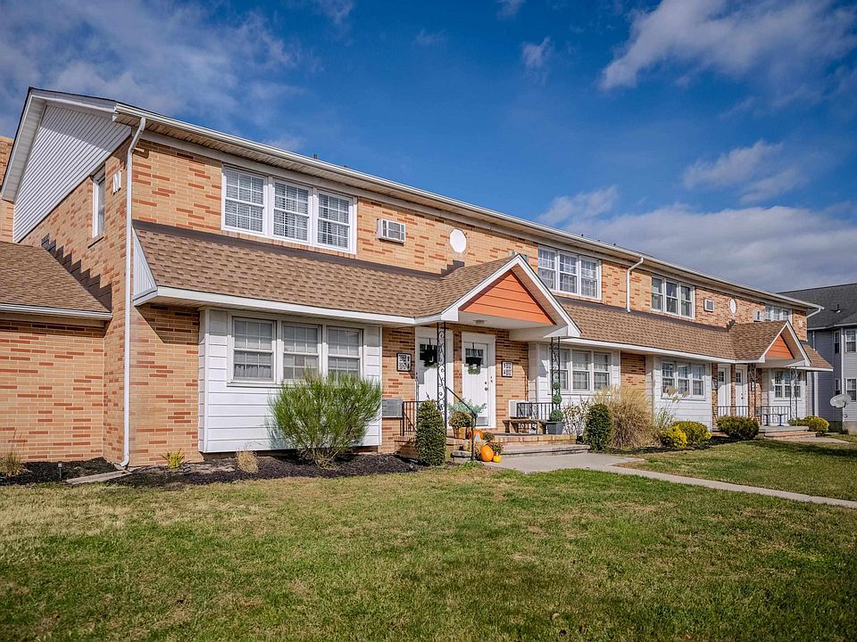 1st image of 5523 Wellington Ave #1308