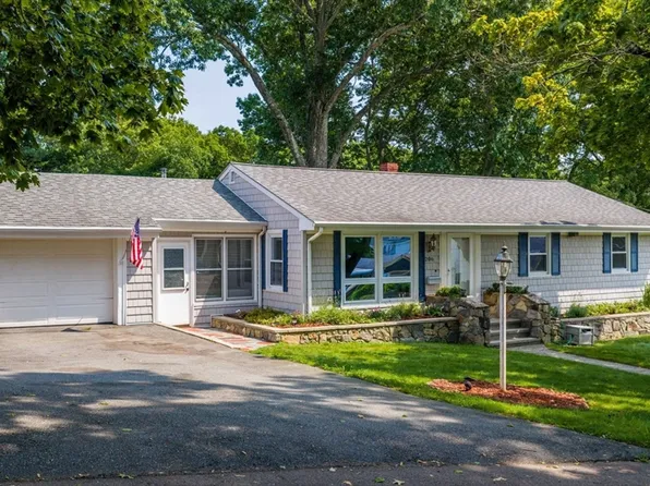 206 Lafayette St, Fall River, MA 02723