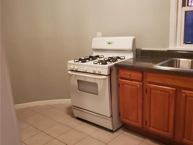 59 Glenwood Ave #1FF — Photo 2