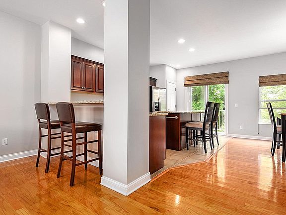 4th image of 1766 Willis St