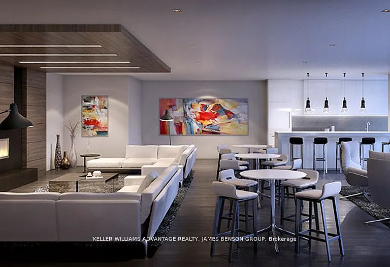15 Queen St S #1008 — Photo 3