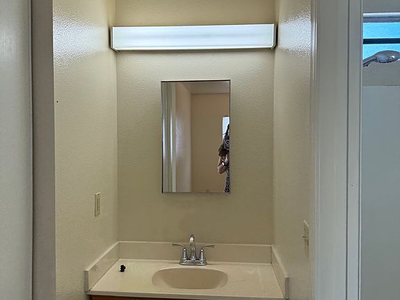 2nd image of 409 N 3rd St #2