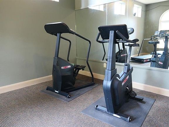 5th image of 240 Fox Hollow Dr APT 311