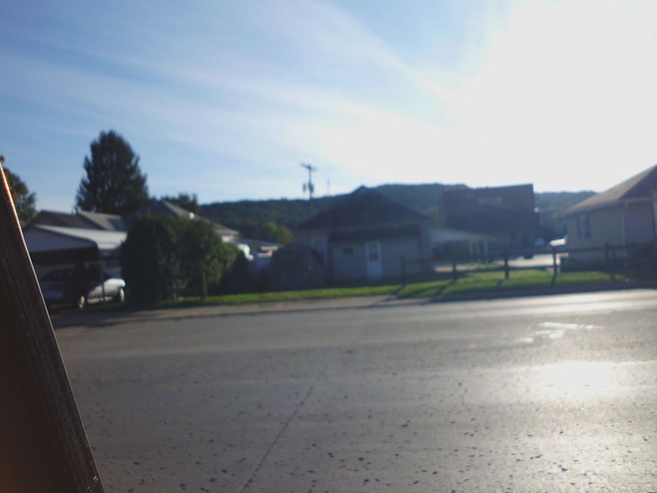 2nd image of 736 Jackson St