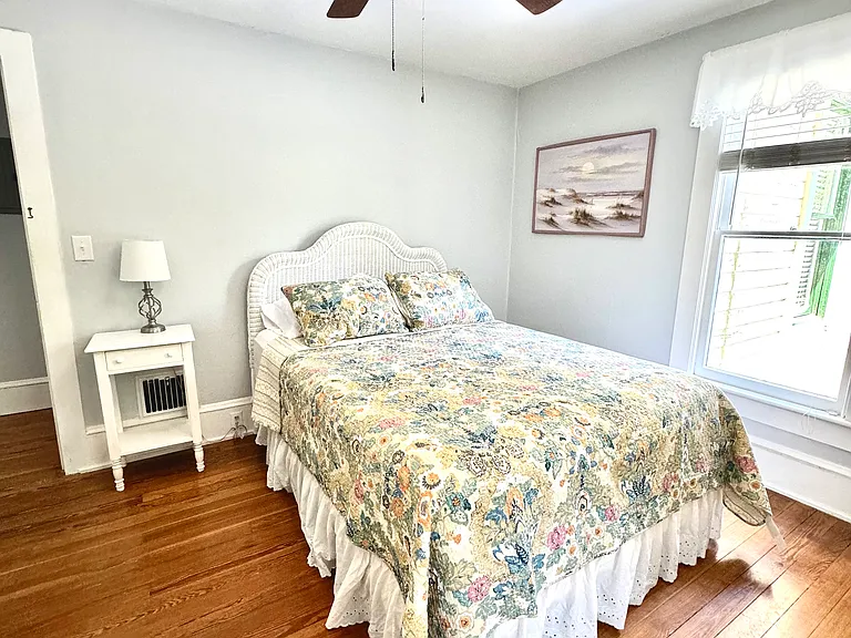 325 E Rich Ave — Photo 9