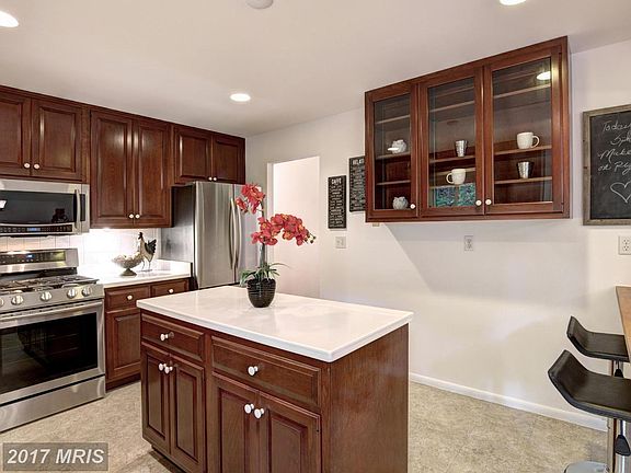 3rd image of 5102 Southampton Dr