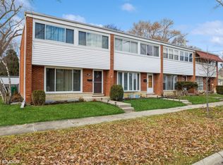 242 S Lewis Ave, Lombard, IL 60148