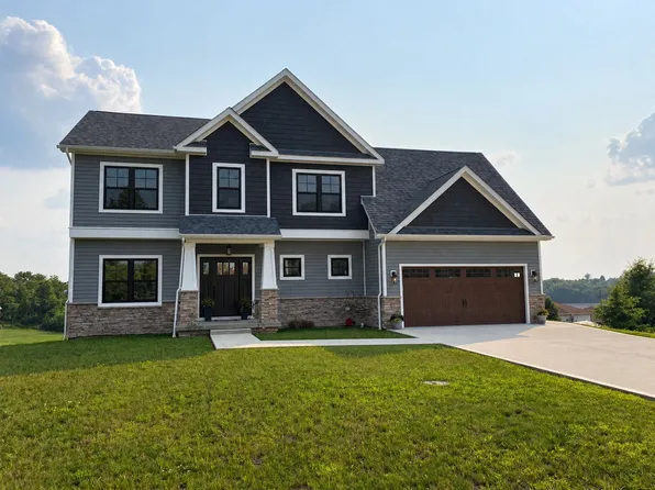 19 Saddle Brook Dr, Uniontown, PA 15401