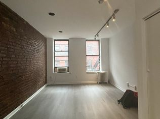 217 E 4th St #4E, New York, NY 10009