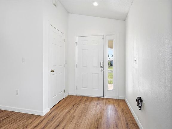 3rd image of 1500 CASTERTON CIRCLE