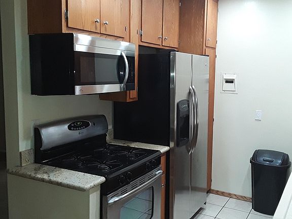 2nd image of 14142 Roscoe Blvd APT 2