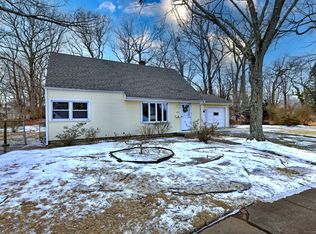 197 Delaware Dr, Stratford, CT 06614
