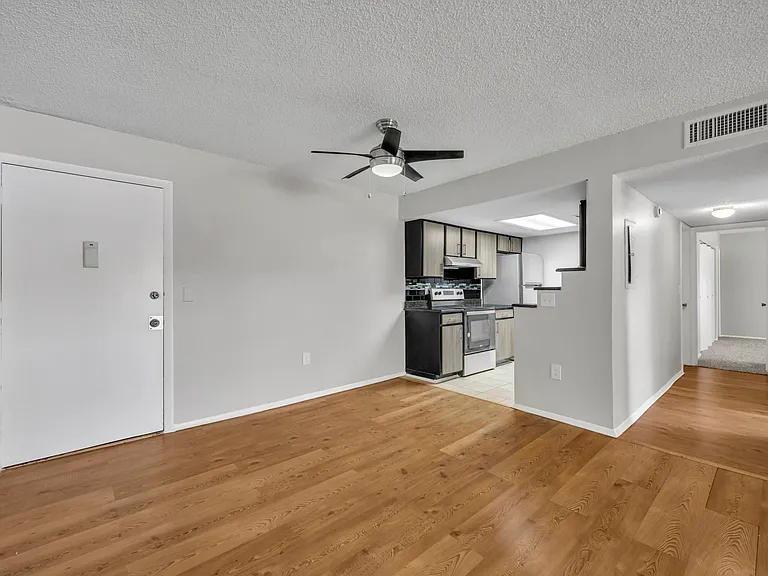 962 Lake Destiny Rd — Photo 9
