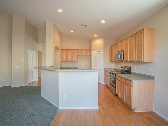 3rd image of 16848 W Bristol Ln