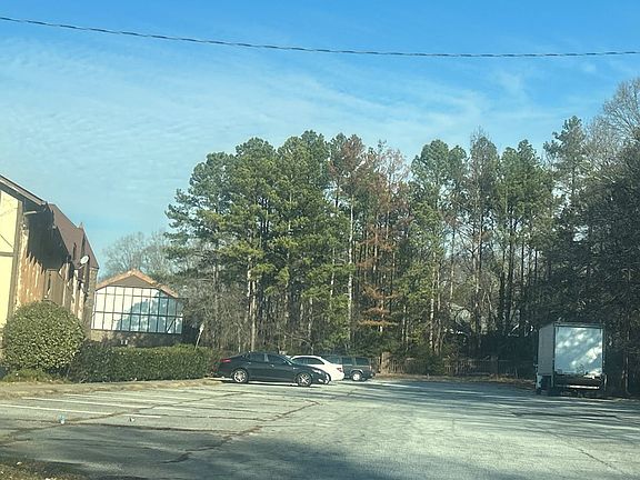 4th image of 101 Camelot Dr