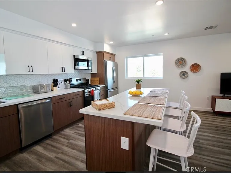 1416 S Cloverdale Ave #1416 — Photo 7
