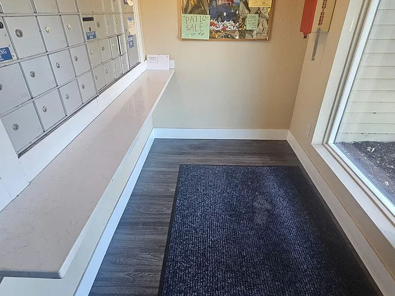 Camelot East Apartments — Photo 27